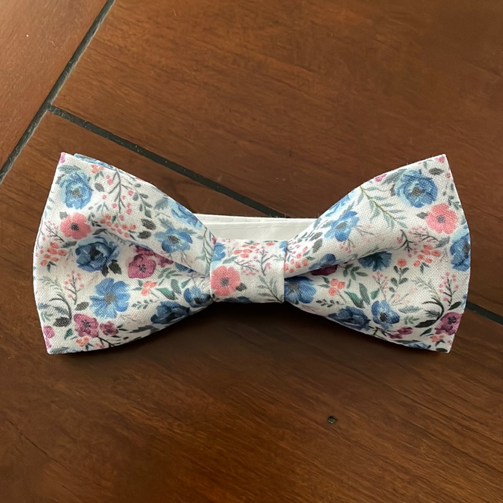 Floral Pre Tied Bow-Tie